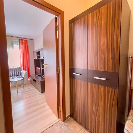 Complex Amphora Palace 金沙