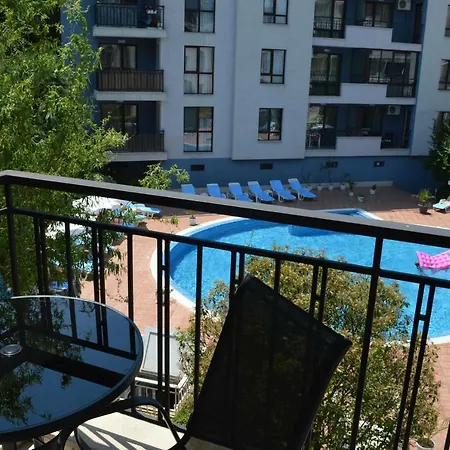 Apartahotel Complex Amphora Palace 3*