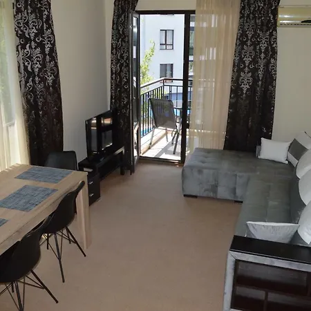 Complex Amphora Palace Apartmanhotel 3*